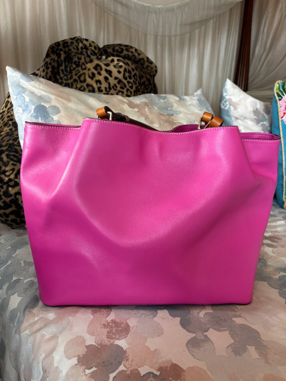 Dooney & Bourke Smooth Leather Fuchsia Flynn Tote/Shoulder Bag - Picture 4 of 10